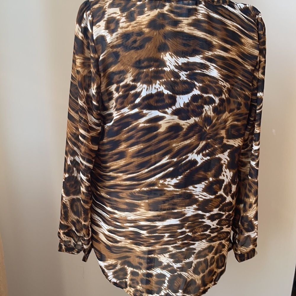 Covington Leopard Print Blouse‼️ - Picture 3 of 4